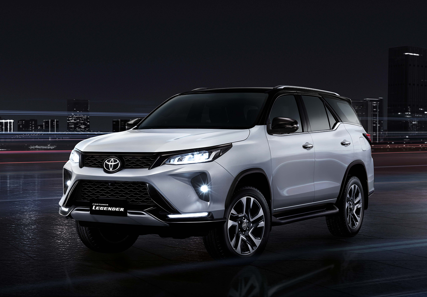 Toyota Fortuner Facelift First Look