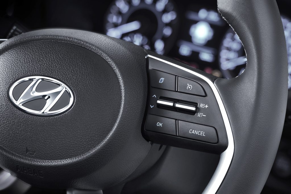 Hyundai-Venue-Sport-Steering-Wheel-2