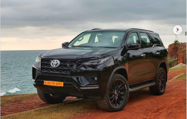 India’s First All-Black Toyota Fortuner Looks Badass