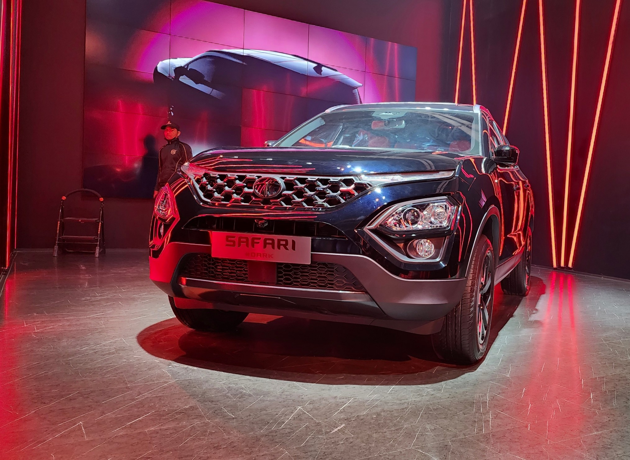 More Than 1.50 Lakh Discount On Tata Safari And Harrier