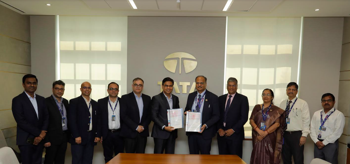 Tata Motors and State Bank of India sign MoU